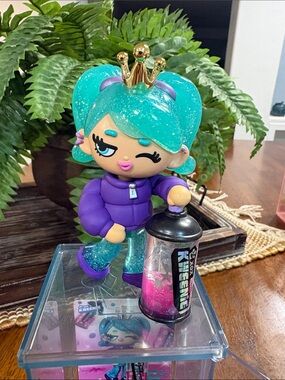 Kweenme Glitter Princess Doll - Teal Hair, Purple Outfit